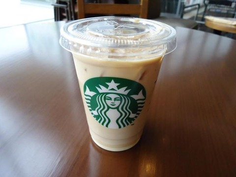 スターバックスことスタバのアイスコーヒーの氷がコーヒーに対して多いので訴えます