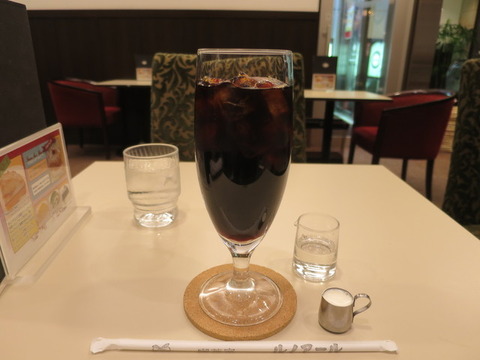 コンビニコーヒー→１００円　缶コーヒー→１２０円　喫茶店コーヒー→５００円　！！！