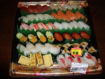 【朗報】スーパーで売ってる寿司うますぎワロタｗｗｗｗｗｗｗｗｗ