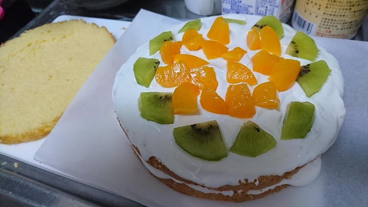 【画像あり】キウイと桃のショートケーキを作りました
