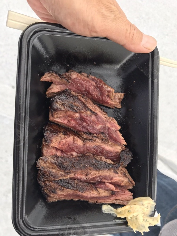 【朗報】肉フェス、1400円でこのハイクオリティの肉が食える！大盛況だと話題に！
