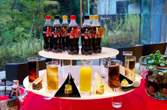 コカ・コーラ　日本酒やワインをコーラなどと１対１で割る「ミックスドリンク」を、来年から居酒屋などに提案していくと発表