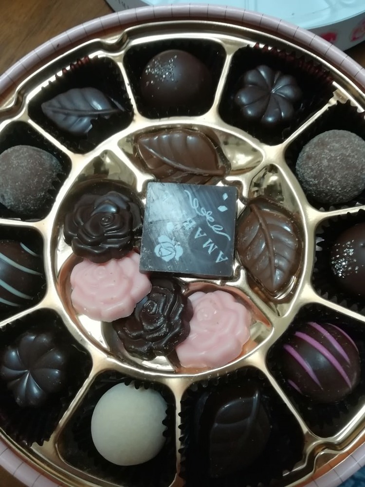 【画像】ワイ、姉からチョコを貰う