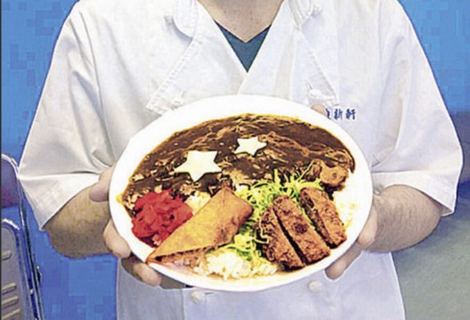 鎌ケ谷市の中華料理店「東新軒」が「清宮チャーハン」に続いて「輝星くんカレー」発売