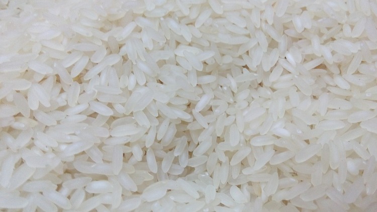 何で日本人って米ばっか食わされるんやろ