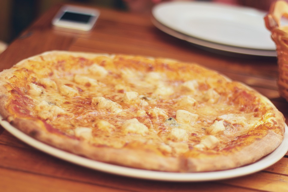 アメリカ人「イタリアよりアメリカのピザの方が優秀だよね？」