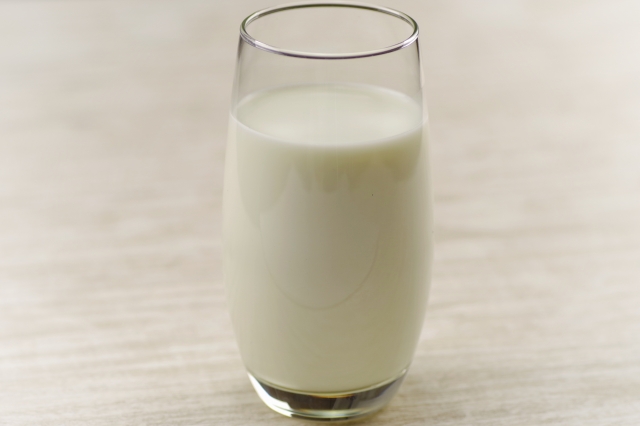 本物の牛乳そっくりな「植物由来の人工牛乳」を米Impossible Foodsが開発中