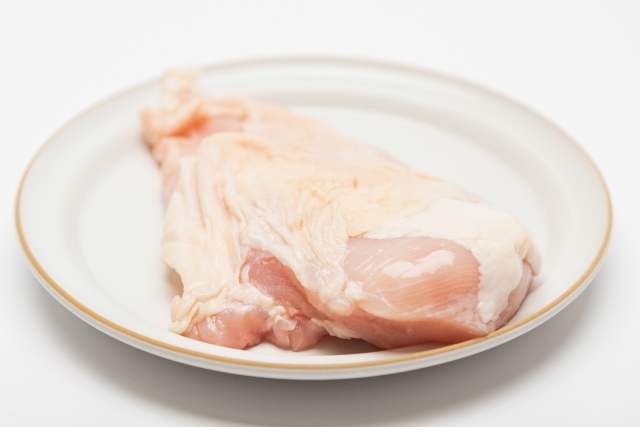 【悲報】鶏むね肉、唐揚げくらいしか美味い食い方がない