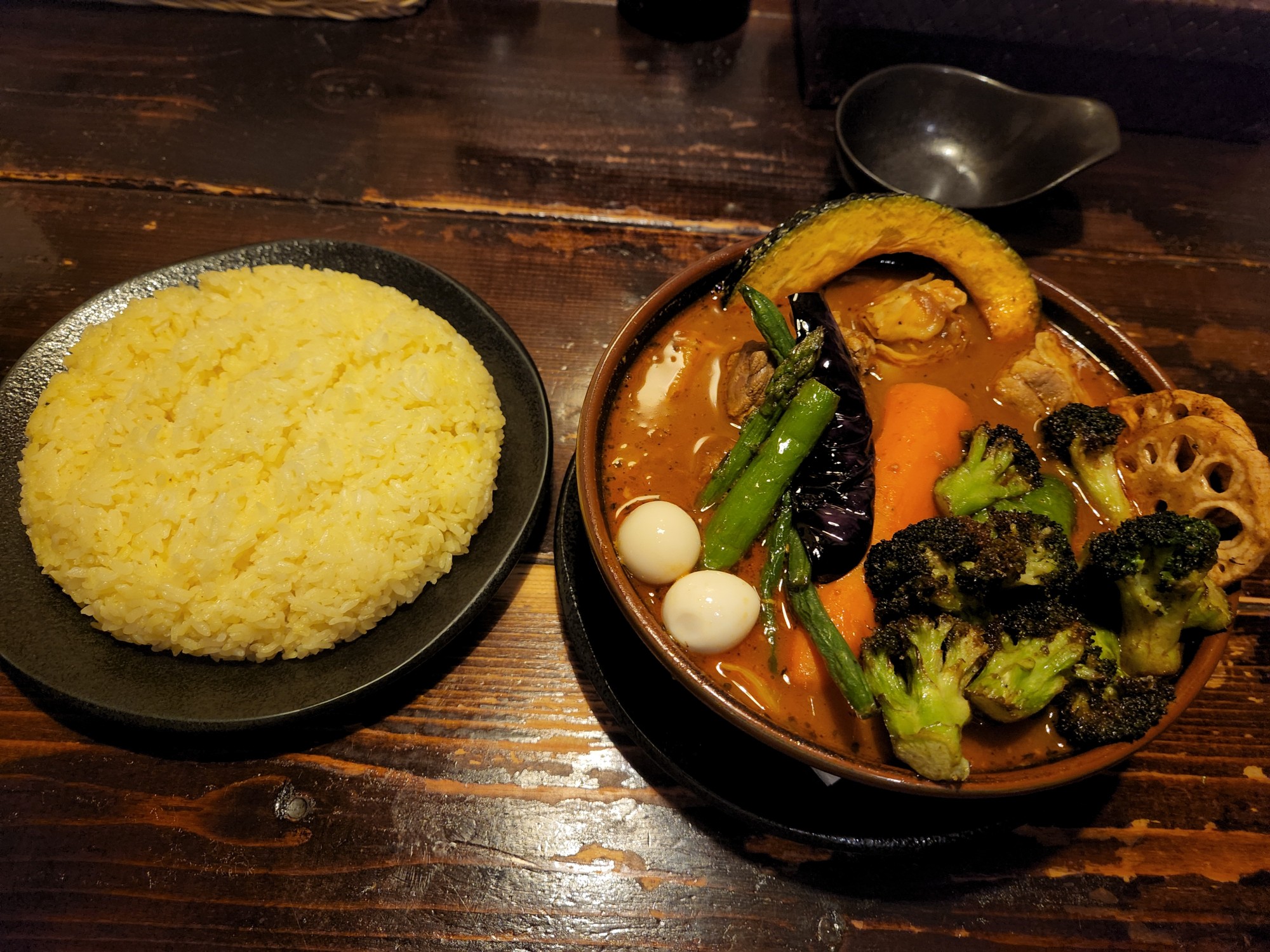 【朗報】旅ワイ、札幌でスープカレー食いまくった結果wwww