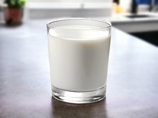 牛乳を毎日飲んでるウルファーはいますか？