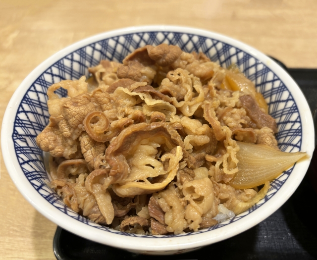 ぽまえら、牛丼チェーンぶっちゃけどこが一番好き？