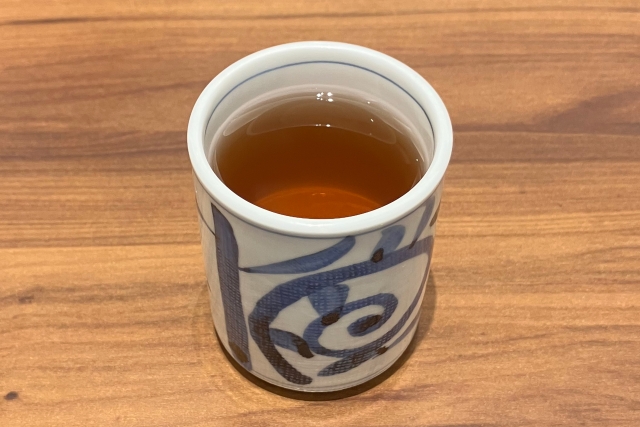 冬でも水出しむぎ茶飲んでるヤツ