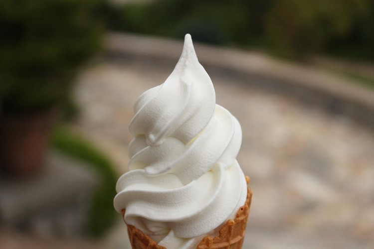 soft-serve-ice-cream-2264262_960_720